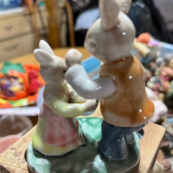 Charming Ceramic Rabbit Figurine Set - Picture 3 of 4
